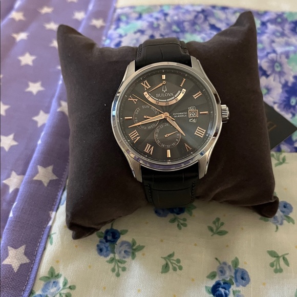 Bulova Silver and Brown men’s watch - Picture 2 of 11